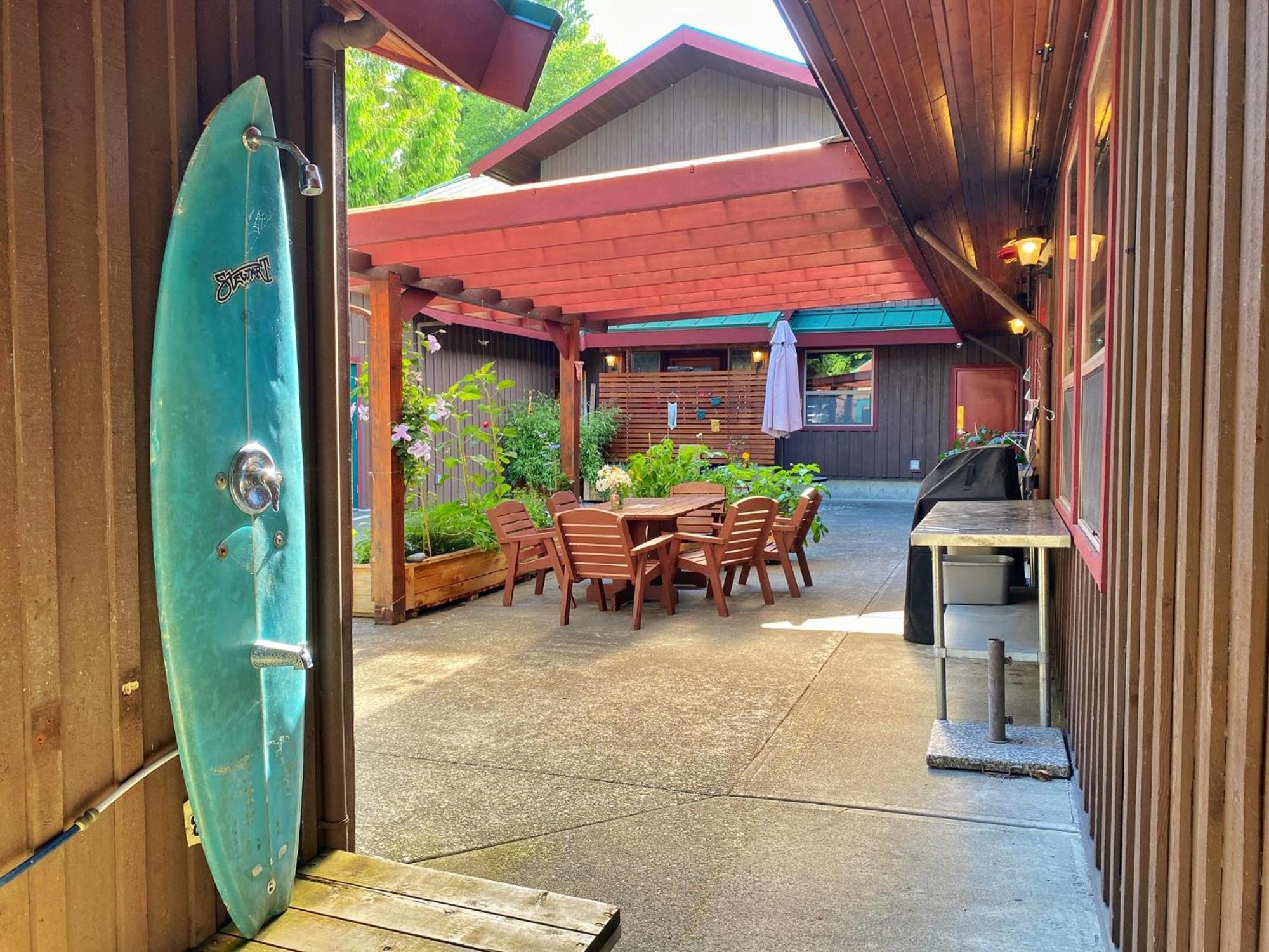 Whalers Guesthouse Тофино Екстериор снимка